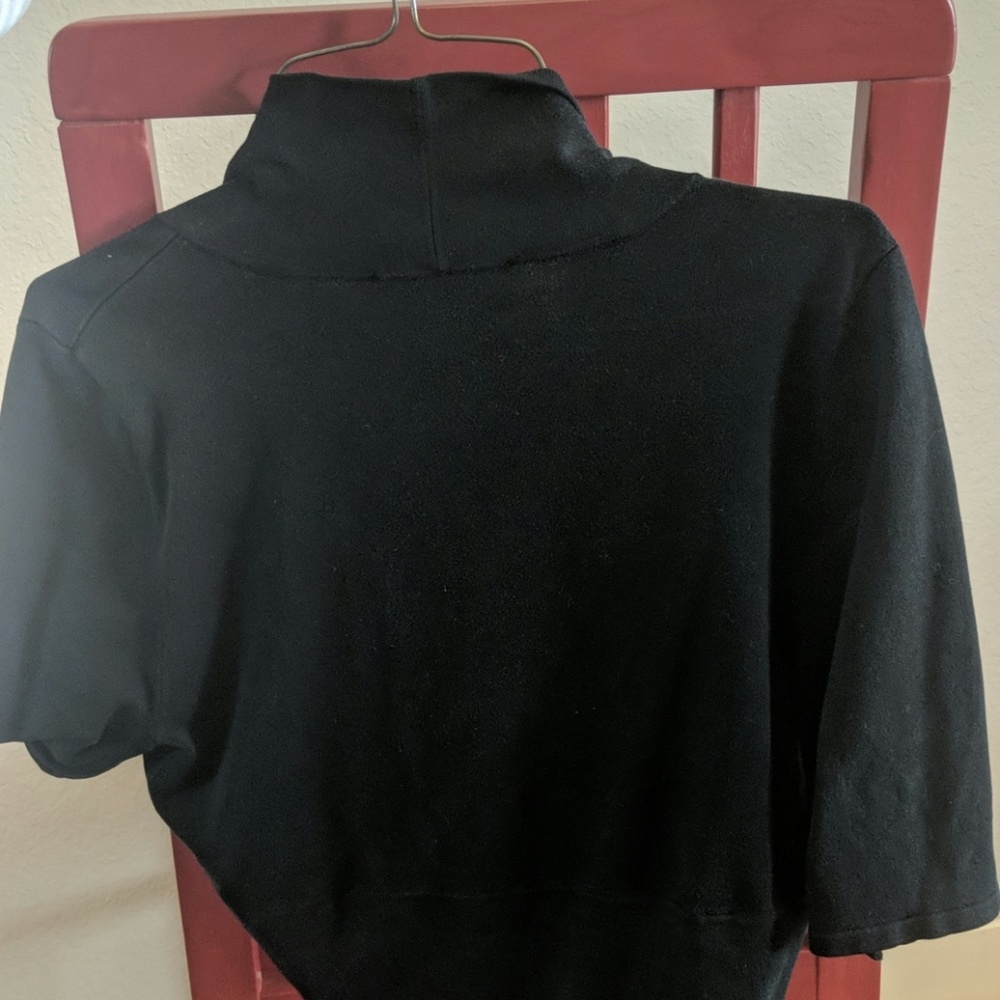 Cape - Picture 3 of 3